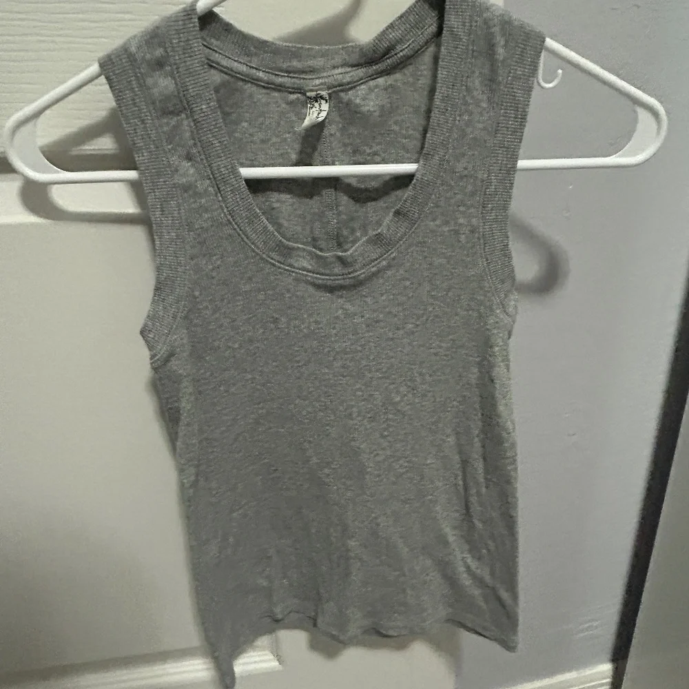 Women's Free People 3/4 Crop Gray Ribbed Tank - XS - Picture 2 of 8